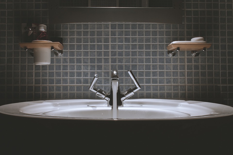Water Tiles Tap Sink Backsplash Bathroom Faucet